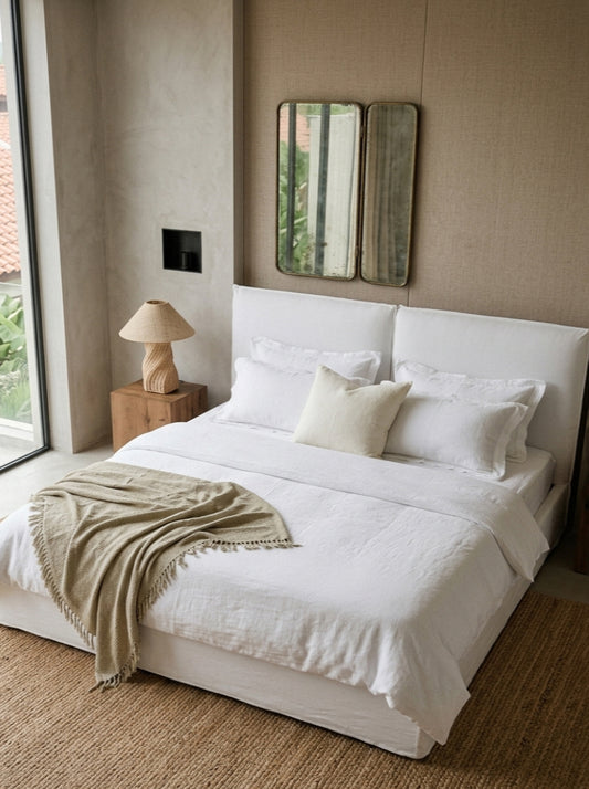 NS VIVI white linen upholstered king bed